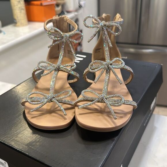 Macy’s New w/Box Gertrude Bling Bow Gladiator Sandals - Picture 10 of 13
